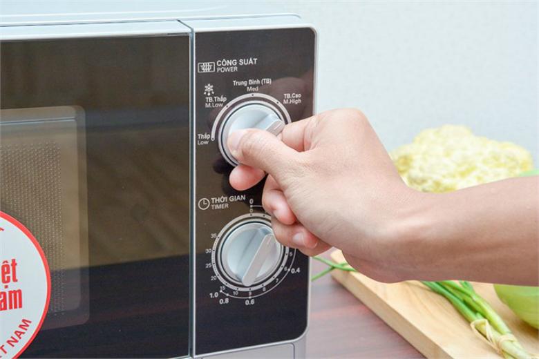 Lò vi sóng Sharp R-205VN-S 20 lít Lò vi sóng Sharp R-205VN-S 20 lít