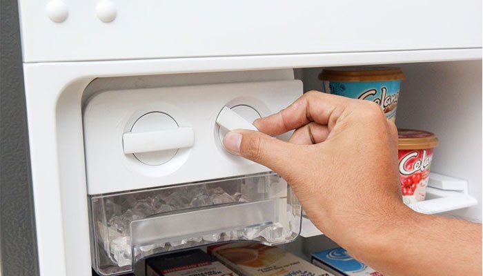 Tủ lạnh Electrolux Inverter 341 lít ETB3740K-A Tủ lạnh Electrolux Inverter 341 lít ETB3740K-A