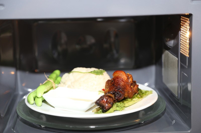 Lò vi sóng có nướng Sharp R-G272VN-S 20 lít Lò vi sóng có nướng Sharp R-G272VN-S 20 lít