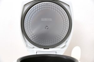 Nồi cơm điện tử Toshiba 1.8 lít RC-18NMFVN(W)