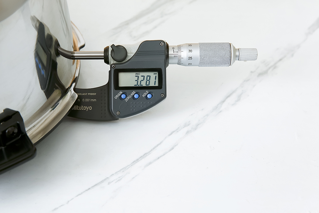 Nồi cơm áp suất cao tần Cuckoo 1.8 lít CRP-HUS1000F Nồi cơm áp suất cao tần Cuckoo 1.8 lít CRP-HUS1000F