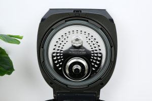 Nồi cơm áp suất cao tần Cuckoo 1.8 lít CRP-LHTR1009F/BKSIVNCV
