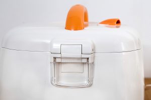 Nồi cơm nắp gài Cuckoo 0.5 lít CR-0331