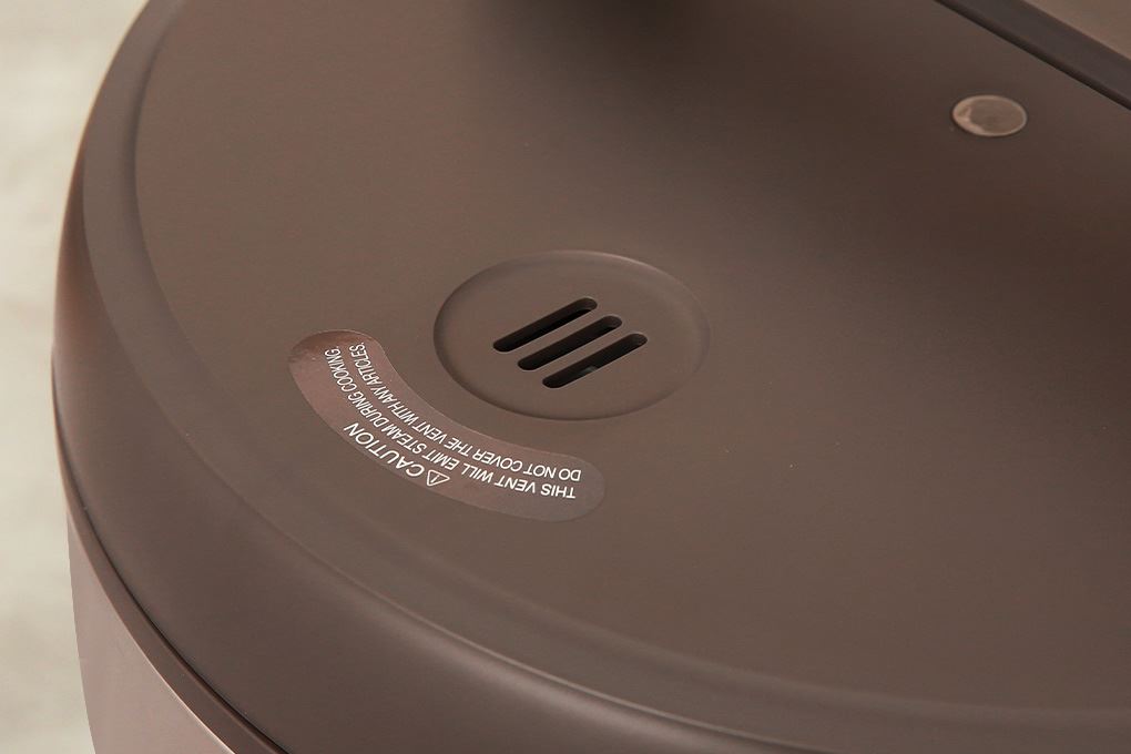 Nồi cơm nắp gài Cuckoo 3.06 lít CR-1755/KBBKCRVN Nồi cơm nắp gài Cuckoo 3.06 lít CR-1755/KBBKCRVN