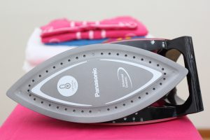 Bàn ủi hơi nước Panasonic NI-WT980RRA 2800W