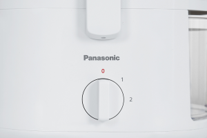 Máy ép trái cây Panasonic MJ-CS100WRA