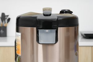 Nồi cơm nắp gài BlueStone 2.8 lít RCB-5538